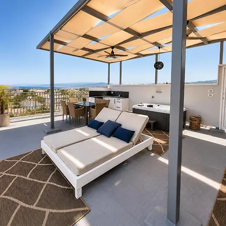 Flev's House With Jacuzzi & Rooftop Bbq Appartamento *