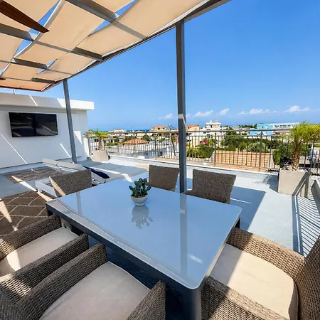 Flev's House With Jacuzzi & Rooftop Bbq Appartamento