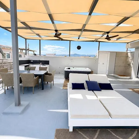 Flev's House With Jacuzzi & Rooftop Bbq * Kremastí