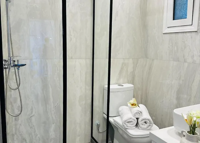 Lejlighed Flev's House With Jacuzzi & Rooftop Bbq Kremastí